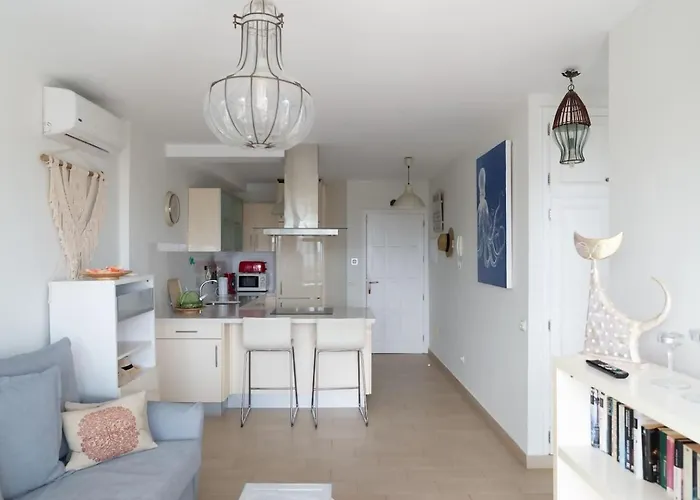 Junto Al Mar En Abrigos *